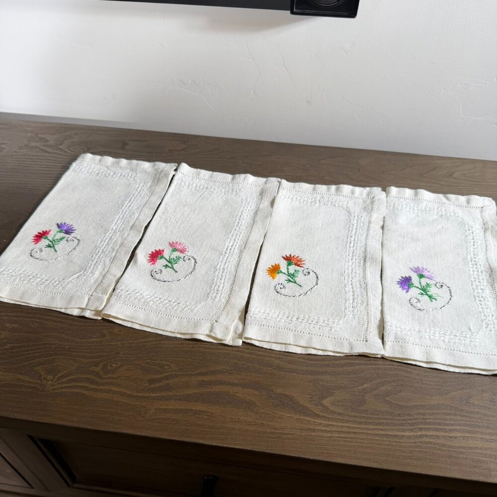 Vintage Hand Stitched Floral Napkins Set of 4 | Embroidered Linen Table L
